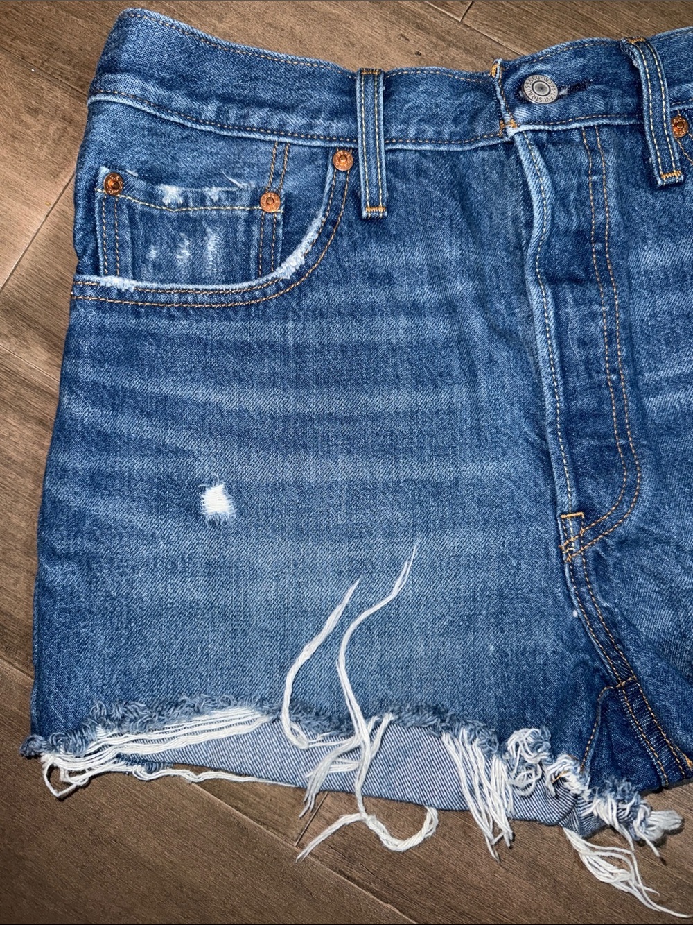 Levi's 501 Distressed Raw Hem Denim Cut Off Shorts Button Fly SZ 31 - Picture 4 of 9